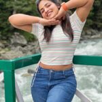 Shruthi Selvam Instagram – The Smile is Real♥️🧿 
.
#shruthiselvam #travel #kashmir #smileisreal #happy #peaceful #positivevibes