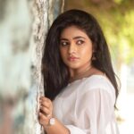 Shruthi Selvam Instagram – 🌙 
.
Pc: @samjeremiahj 
Makeup: @yaanjiartista 
Retouch: @thejan__ 
.
#shruthiselvam #photoshoot