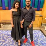 Shruthi Selvam Instagram – FRIENDS >>> 💗 
.
.
#shruthiselvam #friendslikefamily #saturdaynight
