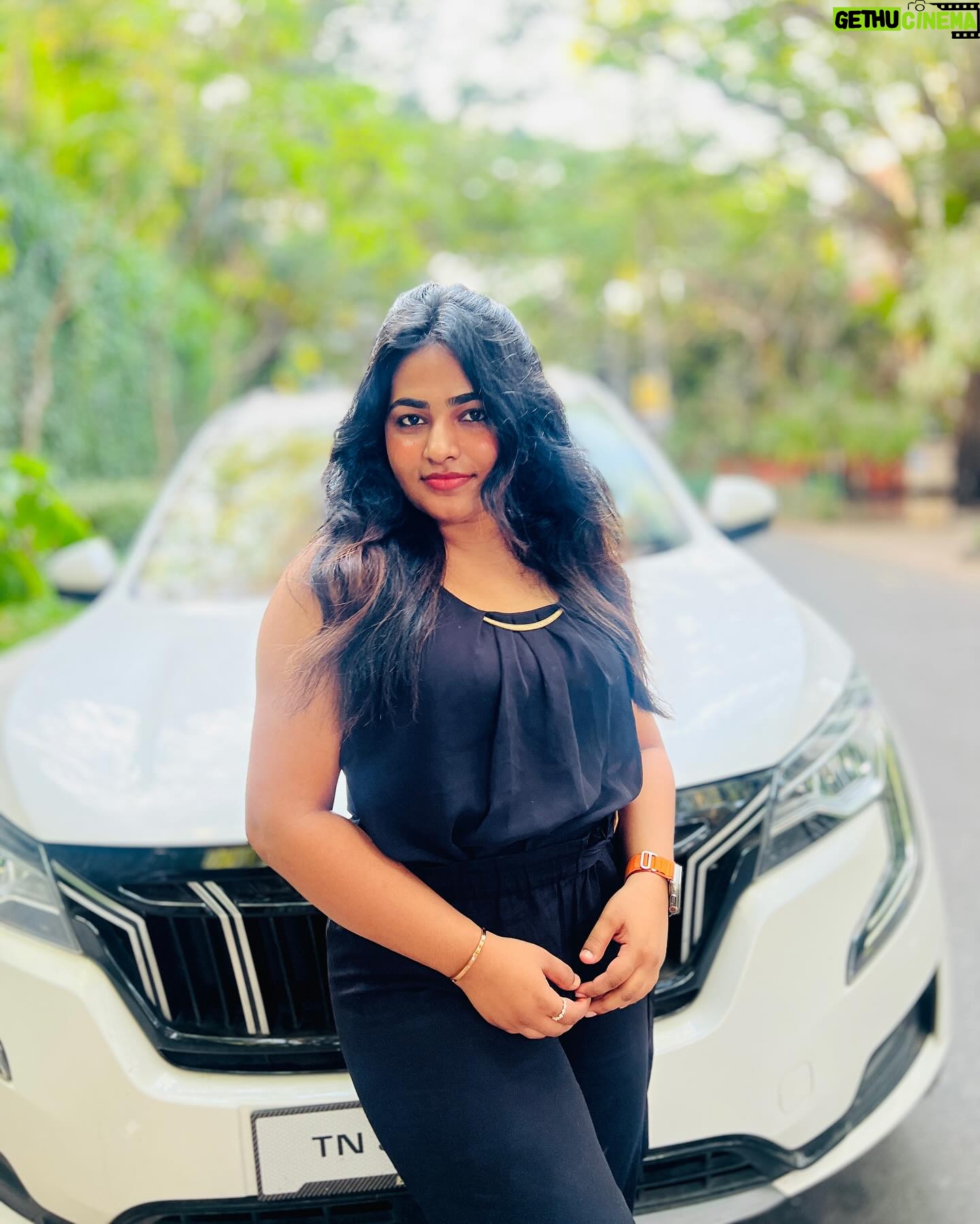 Shruthi Selvam Instagram - Dear April,ποΈ This month was bit tough lately, but as always I am not losing hope. πͺ½ Life is all about good and hard days. All we have is ourselves. Just fight back, the world is yours π€ . #shruthiselvam
