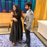 Shruthi Selvam Instagram – FRIENDS >>> 💗 
.
.
#shruthiselvam #friendslikefamily #saturdaynight
