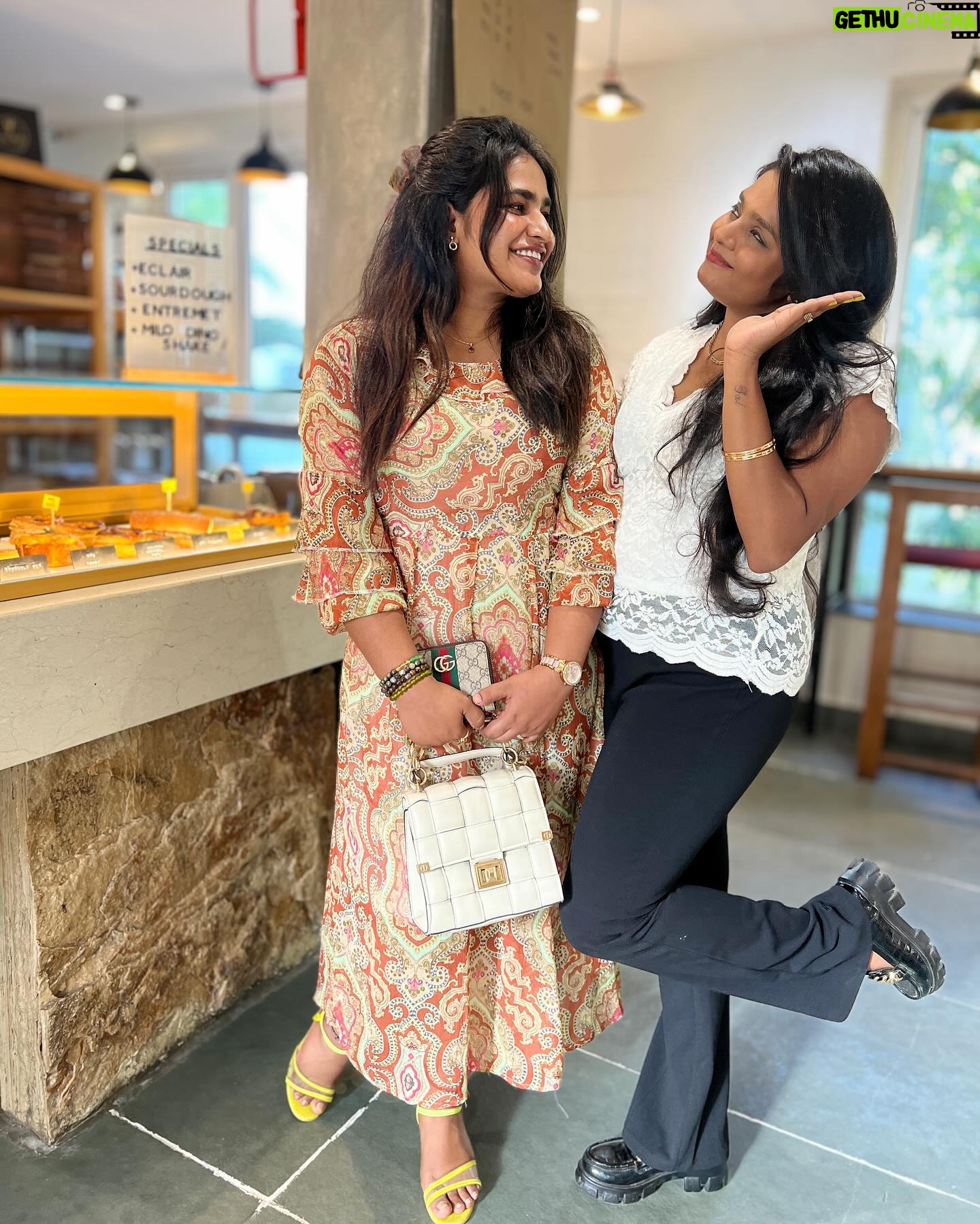 Shruthi Selvam Instagram - Dear April,ποΈ This month was bit tough lately, but as always I am not losing hope. πͺ½ Life is all about good and hard days. All we have is ourselves. Just fight back, the world is yours π€ . #shruthiselvam