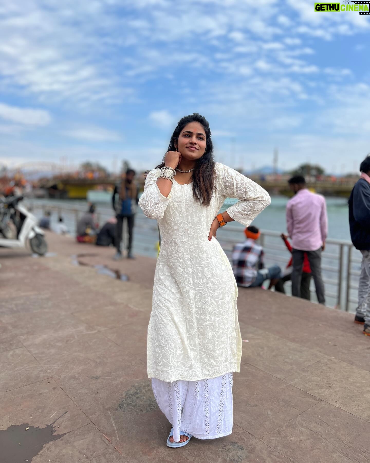 Shruthi Selvam Instagram - Haridwarđ¤ #shruthiselvam #travel