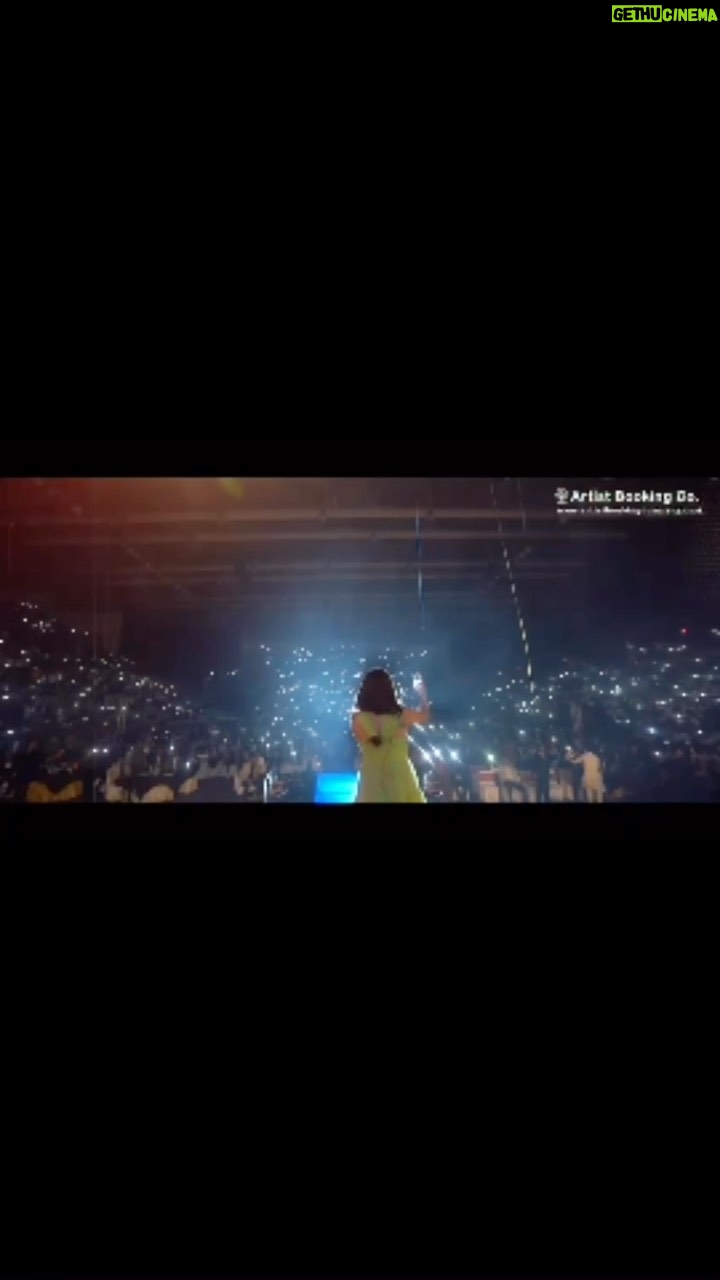 Shruti Pathak - 0.9K Likes - A #ShrutiPathakLive experience…
#tujhebhuladiya #nainalageyaanbaarishaan❤️ #alc2022 #alc #delhi #tyagrajstadium