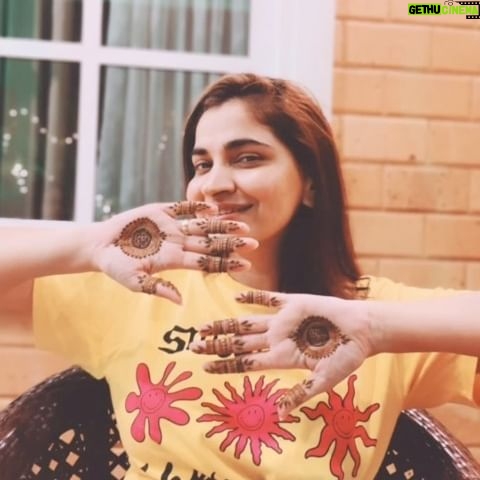 Shruti Pathak - 530 Likes - Good day 🌻
Videos & pictures courtesy @victoglyphix , a little while before @theanshumanjha tied the knot 😁