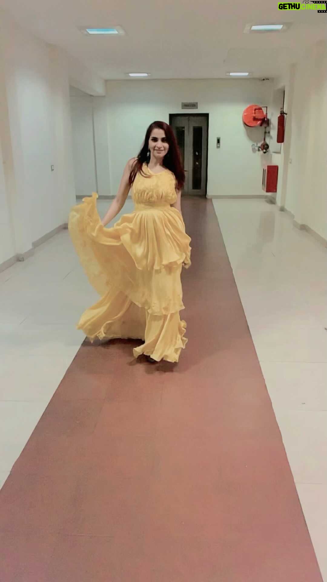 Shruti Pathak - 7.7K Likes - Tere ishq pe mar jaawaan 💛