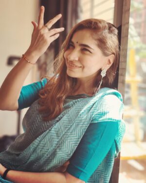 Shruti Pathak Instagram - Hogging the spotlight.,. Oh I mean the sunlight 🥰
Thank you for the lovely pictures @victoglyphix