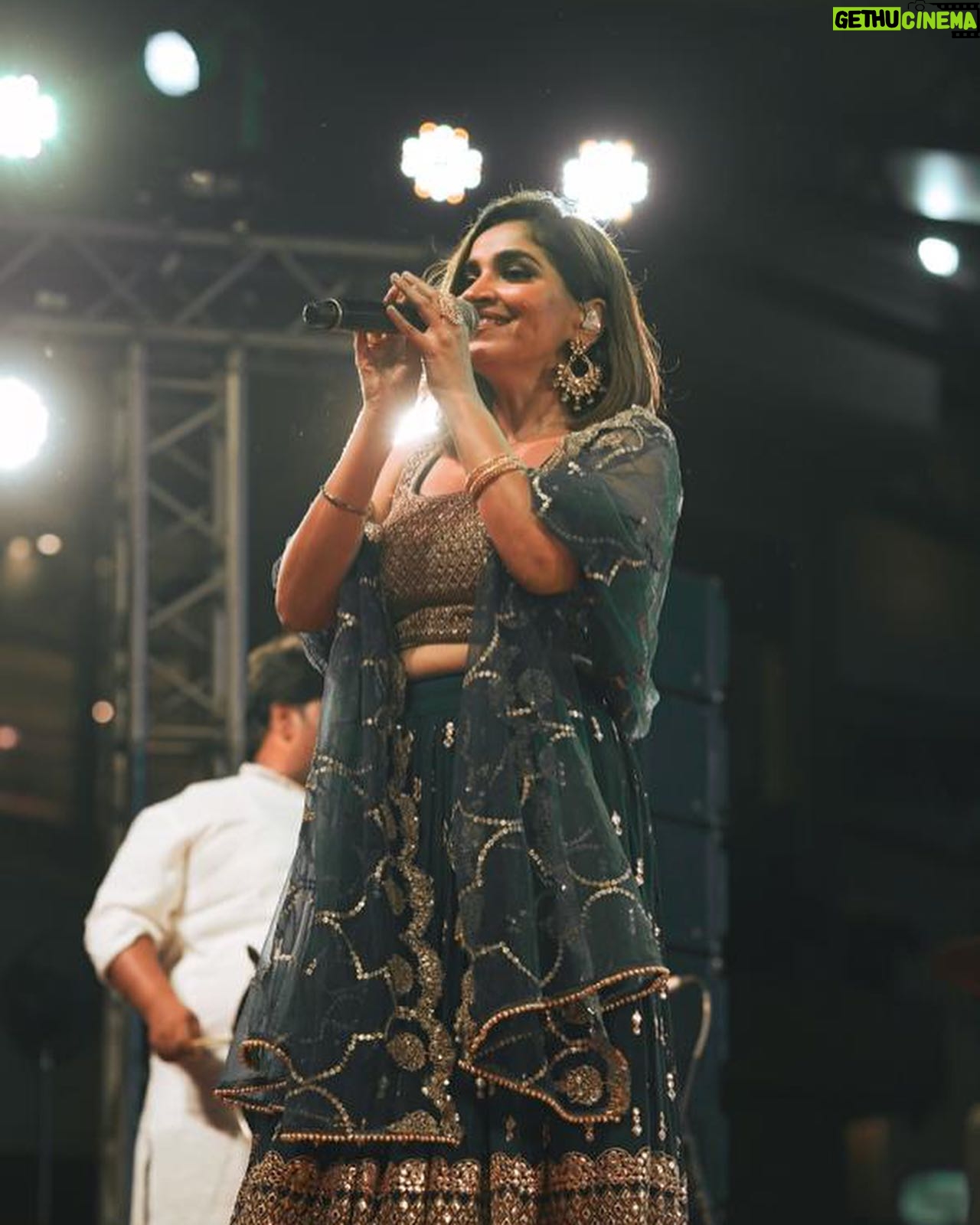 Shruti Pathak - 536 Likes - The sensational Bollywood diva, Shruti Pathak, is all set to light up the stage!
Her enchanting voice and captivating stage presence will make your hearts dance with joy!
Don't miss the chance to witness her magical performance at the Great Indian Dandiya Fest!
Initiative by:
@evalive.in
@hungamamusic
@artistaloud
@hungama_play
@realbollywoodhungama
@heftyverse
@hungamagamestudio
In partnership with:
@adventuresproduction
Ticketing Partner:
@insider.in
#GarbaMagic #TalentedArtist #DanceToTheRhythm
#ShrutiPathak #ShrutiPathakLive
