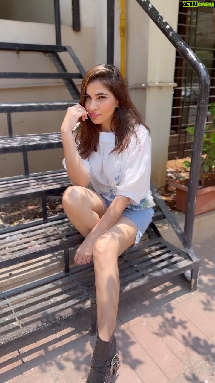 Shruti Pathak - 550 Likes - Sun bathing ??? Nah, baking actually !