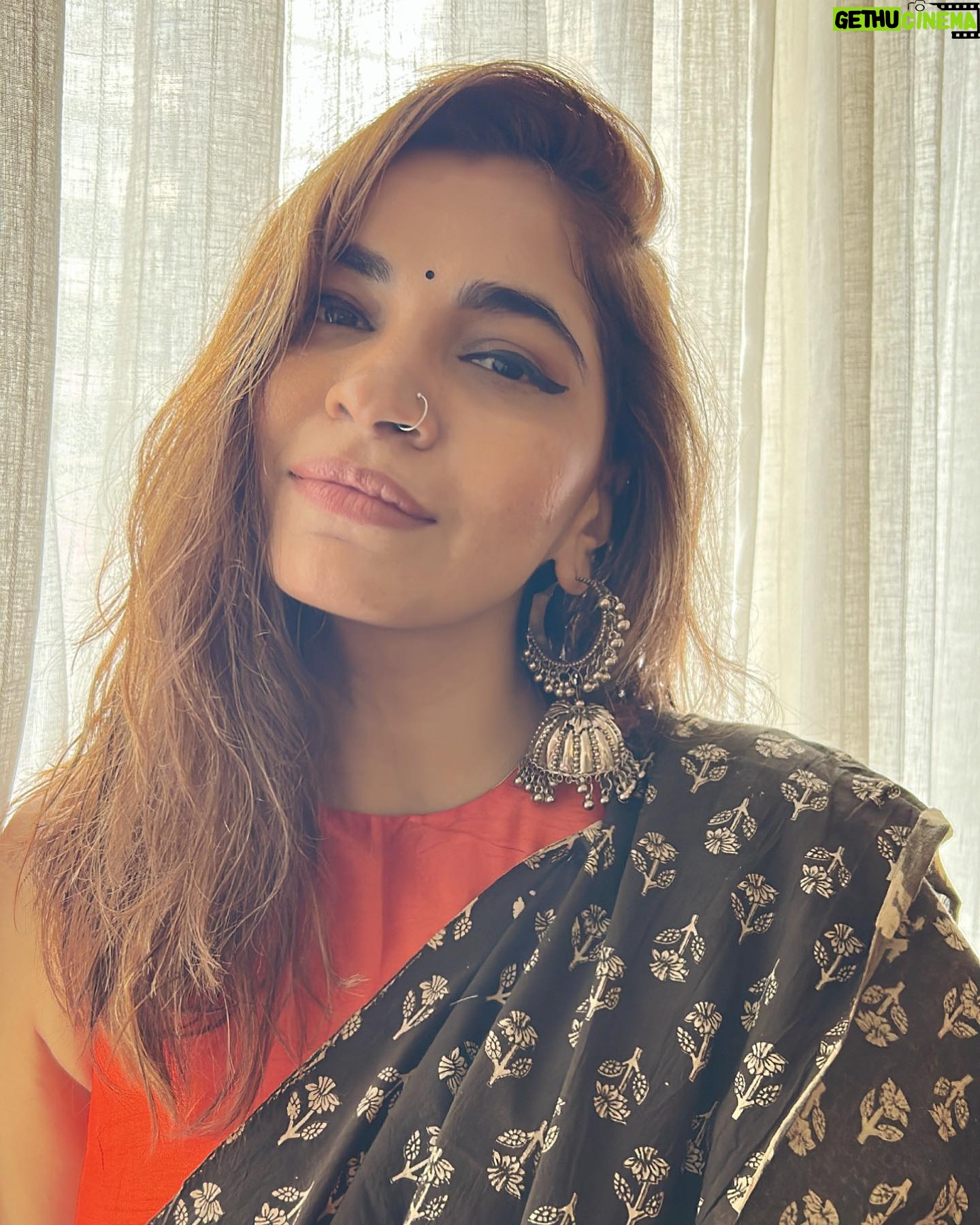 Shruti Pathak - 519 Likes - It’s a chill day with Ganpati Bappa 🧿