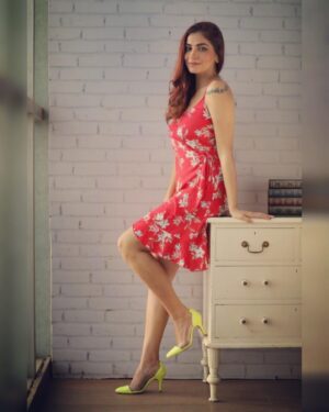 Shruti Pathak Instagram - Soche dil ke aisa kaash ho 
Tujhko ik nazar meri talaash ho …
📸 @riteshkrishnan