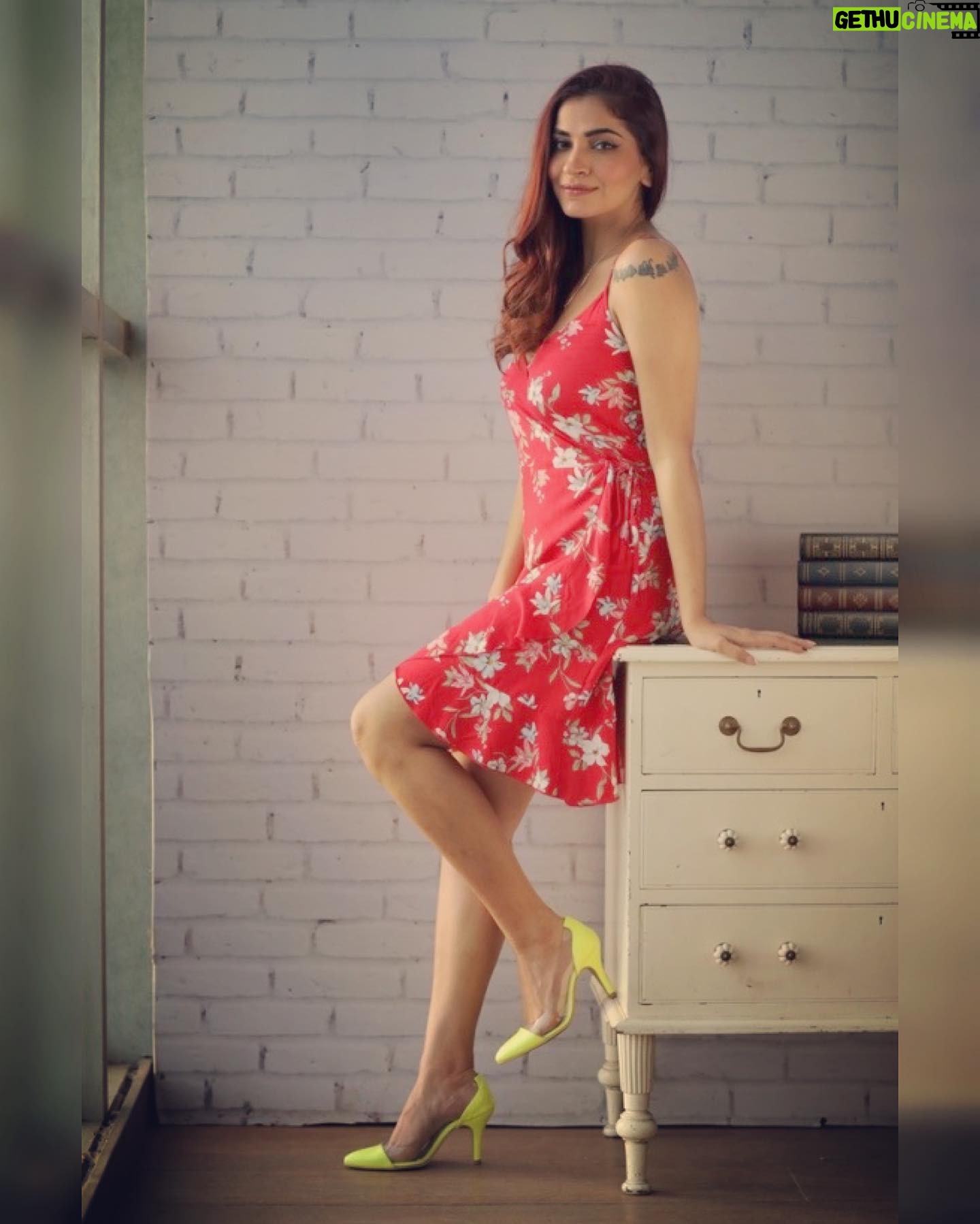 Shruti Pathak - 642 Likes - Soche dil ke aisa kaash ho
Tujhko ik nazar meri talaash ho …
📸 @riteshkrishnan