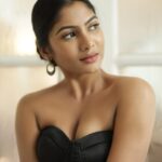 Shruti Reddy Instagram - Well-versed in etiquette! ♥️ 📸: @deepak_durai_photography Retoucher: @ashishsom @manassompurapix Makeup & hair: @deepasalomi Managed by: @thanga_18 @mahendrababu2590