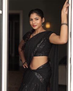 Shruti Reddy Instagram - “Black is the color of my love for you, for it is endless and never fades.” 🖤♥️ 📸: @deepak_durai_photography Retoucher: @ashishsom @manassompurapix Makeup & hair: @deepasalomi Managed by: @thanga_18 @mahendrababu2590