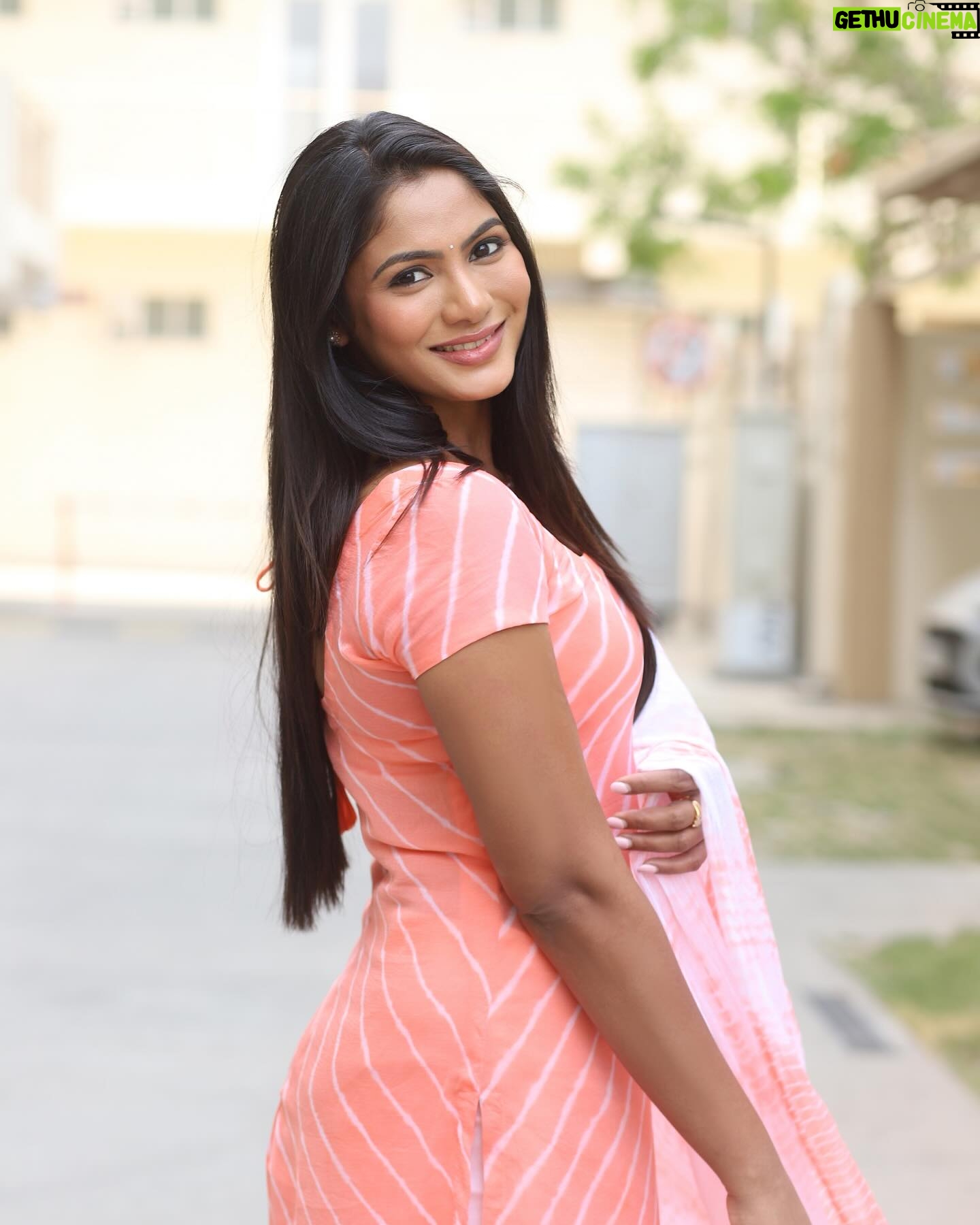 Shruti Reddy Instagram - Sending you a little love today ๐งธ๐ Photography: @sat_narain Retoucher: @ashishsom @manassompurapix Styling: @manogna_gollapudi Makeup & hair: @_gayathri_makeoverartistry_ Managed by: @mahendrababu2590 @thanga_18