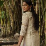 Shruti Reddy Instagram - Personified 🤍✨ 📸: @deepak_durai_photography Retoucher: @ashishsom @manassompurapix Makeup & hair: @deepasalomi Managed by: @thanga_18 @mahendrababu2590