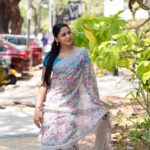 Shruti Reddy Instagram - Loving this graceful saree 🤍💗🦋 Outfit: @manmaduraaboutique Photography: @pariaarclicks Photography Asst: @mathialagan788 Makeup & hair: @mmamakeupartistry Managed by: @mahendrababu2590 @thanga_18