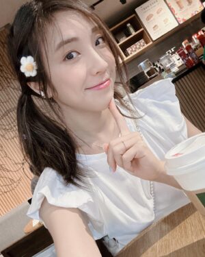 Shu-Han Liang Instagram - -最近
忙著準備新的任務✌🏻🤣
把累積的自拍釋出，就像把最近的事情都完成，期待端午節🤣✌🏻因為有簽票會🤪

專注於自己的事情就不會被不需要在乎的小事情給干擾❤️近期有感

把自己做到最好才是眼前最重要的事👍🏻共勉之（畢業考加油啊各位