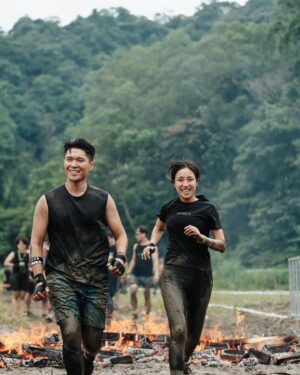 Shu-Han Liang Instagram - - spartan 10k
在po文的當下正在享受肌肉乳酸堆積的反饋😝簡單來說就是我現在全身痠痛🤣但是跑完的當下真的有又活過來的感覺👌🏻10k get 

最後一張就是身為女明星永遠記得要靠臉吃飯，謹記經紀人說完賽要拍完賽照所以努力保持臉絕對不能髒的精神通過水關😆

我穿 @aroo_tw
