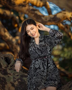 Shwe Tha Mee Instagram - Sweeter than Honey 🐝🍯
#shwethamee #instadaily #love #burmeseactress