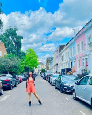 Shweta Pandit Instagram - Was litrelly imagining being here last month watching it on netflix and here i am.. surreal but nice!!!!!! 
I should have asked for more important things 😂 #nottinghill #portobelloroad #londondreams 🇬🇧