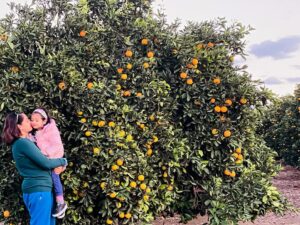 Shweta Pandit Instagram - 2024 be fruitful and full of greens 🥬 #newyear2024 #palmtrees #oranges #lovelife #babybear