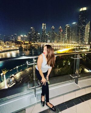 Shweta Pandit Instagram - Wasnt ready for the heatwave #dubai but finally managed to step out after a few meds