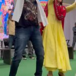 Shweta Gulati Instagram - अफलातून चित्रपटातील ‘माका नका’ ह्या गाण्यानी जिंकलं अनेक लोकांचं मन ! त्जम्ही पण ह्या जबरदस्त गाण्यावर #reels बनवा आणि @saregamamarathi ला #tag करायला विसरू नका. @iam_johnylever @tejaswinilonari @jesse_lever @bharatdabholkar @vijay_patkar29 @paritosh.painter #marathi #new #song #movie #reels #instagood