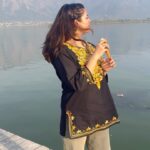 Shyamoupti Mudly Instagram - तुम्हे देखने का हिम्मत मुझे सिर्फ बंद आँखों में मिलती है आंखे खोलने से तो तुम गायब हो जाते हो वह सेहेने का हिम्मत मुझमें हैं नहीं. #shyamoupti#travel#time#happyme#innerme#positiveme#smiling#stayhappy#stayhealthy