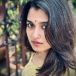 Shyamoupti Mudly Instagram - মুছে যাক সব দূরত্ব,জুড়ে যাক দুটি প্রাণ. কথা দিক এভাবেই ফিরে আসবে বার বার ,হাজারো ঝড়ের পরে. মান অভিমান সব সরিয়ে জড়িয়ে ধরুক আষ্ঠেপৃষ্ঠে, শুরু হোক এক নতুন সফর. শ্যামৌপ্তী #shyamoupti #love #life #time #positive #hope #stayhappy #stayhealthy