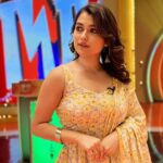 Shyamoupti Mudly Instagram - Didi no1❤️ On 17th December at 8:30 pm Wardrobe @sampurna_dey_100 #shyamoupti#love#life#time#happy#positive#stayhappy#stayhealthy