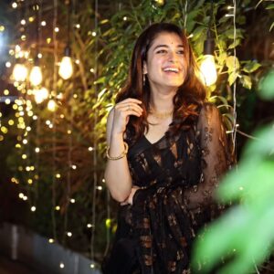 Shyamoupti Mudly Instagram - Dear smile
  A true love story never ends😉❤️

Captured by @prakash_photo 

#shyamoupti#puja#love#life#light#colour#me#time#stayhappy#stayhealthy