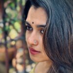 Shyamoupti Mudly Instagram - মুছে যাক সব দূরত্ব,জুড়ে যাক দুটি প্রাণ. কথা দিক এভাবেই ফিরে আসবে বার বার ,হাজারো ঝড়ের পরে. মান অভিমান সব সরিয়ে জড়িয়ে ধরুক আষ্ঠেপৃষ্ঠে, শুরু হোক এক নতুন সফর. শ্যামৌপ্তী #shyamoupti #love #life #time #positive #hope #stayhappy #stayhealthy