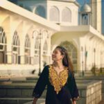Shyamoupti Mudly Instagram - Life is short but it’s wide…. #shyamoupti#time#life#love#travel#beauty#nature#masjid#colour#kashmir#stayhappy#stayhealthy