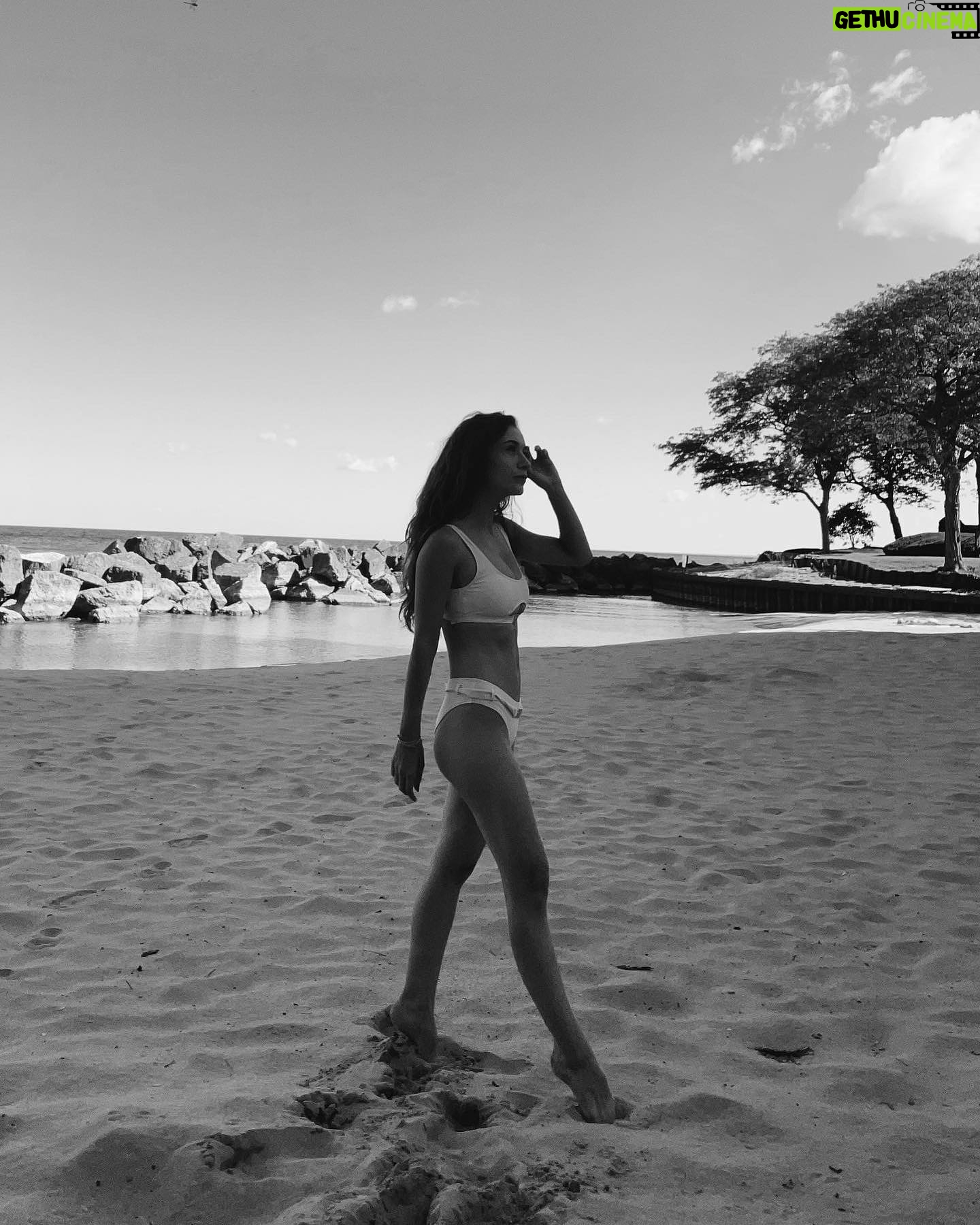 Sibel Aytan Instagram - ikinci evim.. Bendeki önemini anlatamayacağım kadar büyük olan bu şehirden ayrılma vakti. Evet yine döneceğim ama her gidişimde kalbimi bırakıyorum. unutamayacağım anlar ve bana kazandırdığın insanlar için teşekkür ederim🙏🏻🤍🥺 #grateful #chicago