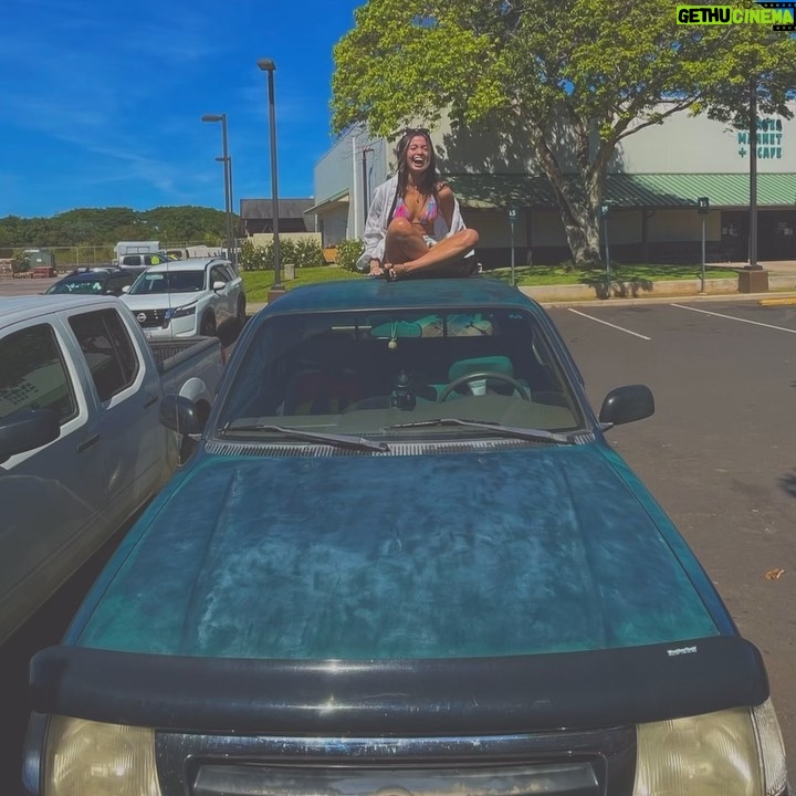 Siena Agudong Instagram - the infamous ‘98 yota @billabong