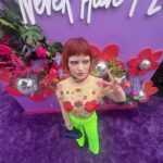 Sierra McCormick Instagram – Never have I ever taken a six month break from posting on social media only to return from the dead with pics of @msbretthargrave and I serving on the carpet…
#neverhaveievernetflix
