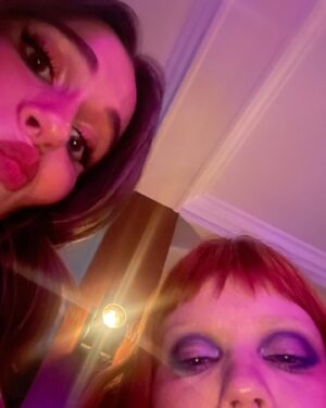 Sierra McCormick Instagram - Never have I ever taken a six month break from posting on social media only to return from the dead with pics of @msbretthargrave and I serving on the carpet…
#neverhaveievernetflix