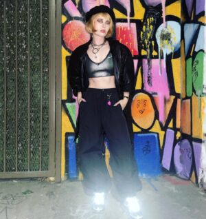Sierra McCormick Instagram - A trench coat   beret   liquid eyeliner moment