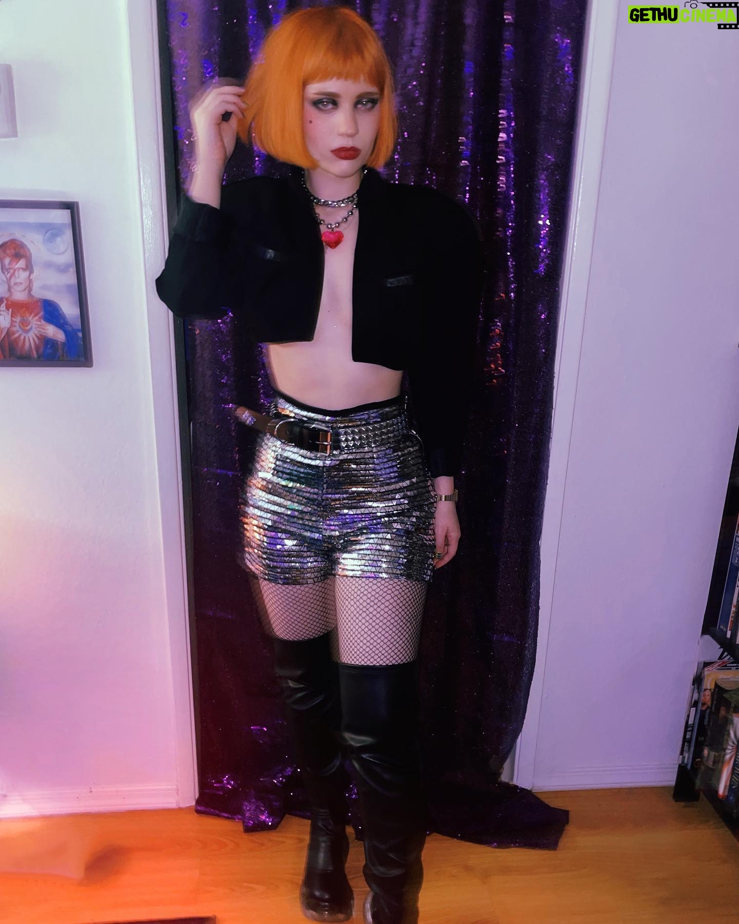 Sierra McCormick - 19.4K Likes - Party pics from a few nights ago 🦂♏️✨