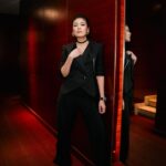 Sigi Wimala Instagram – Dressed to the nines for the premiere of Ratu Adil, accompanied by my two fave girls 📸 @armanfebryan .