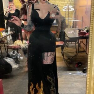 Sigourney Beaver Instagram - ✨🪞✨dressing room dummy dump✨🪞✨