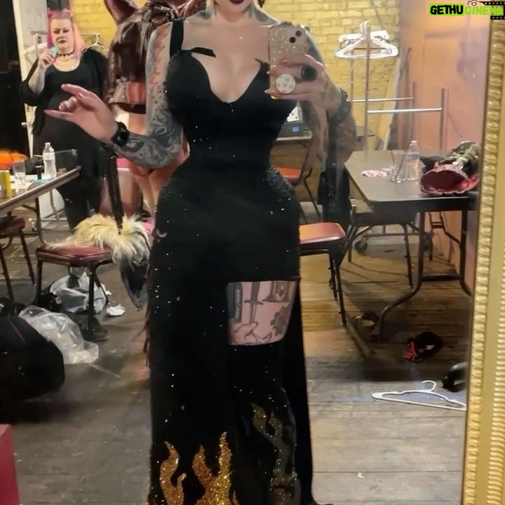 Sigourney Beaver - 17.1K Likes - ✨🪞✨dressing room dummy dump✨🪞✨