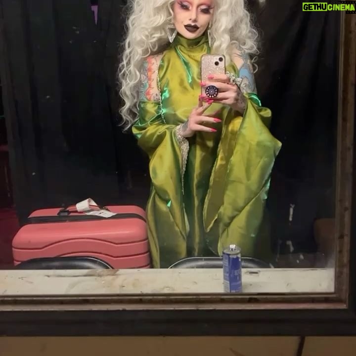 Sigourney Beaver - 17.1K Likes - ✨🪞✨dressing room dummy dump✨🪞✨