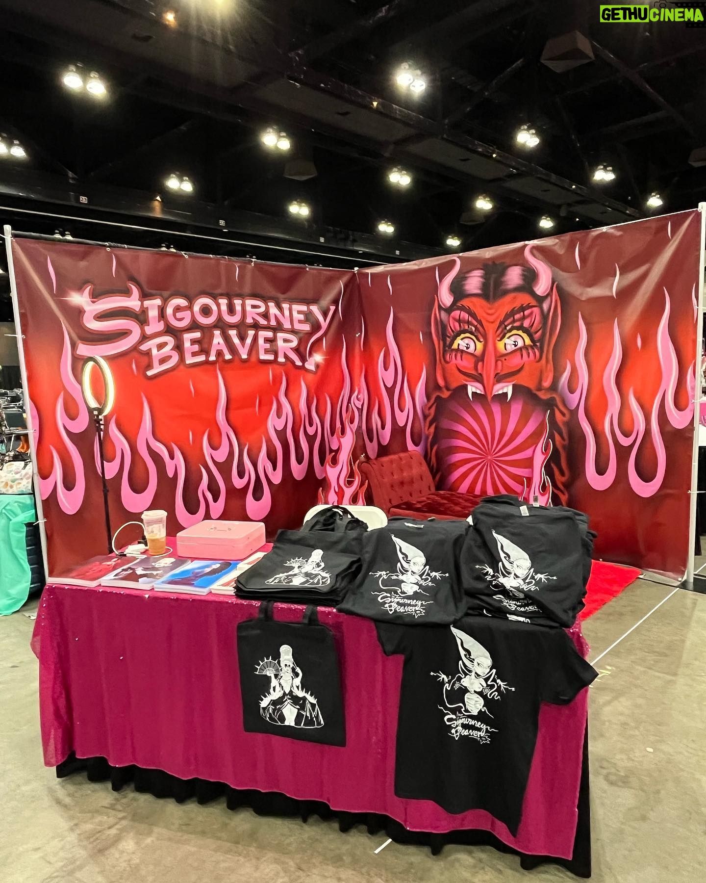 Sigourney Beaver - 11.5K Likes - ❤️🔥❤️🔥❤️🔥finally getting around to the first of many @rupaulsdragcon posts! Thank you thank you thank you to my incredible team for working so hard and taking such good care of me and my sore tootsies, y’all are the real stars!! Shoutout to one of my very favorite artists @creepy.gals for designing and building the most hellish and whimsical booth of my dreams!! I had an incredible time getting to cross this booth experience off of my drag bucket list and I couldn’t have done it without you guys❤️🔥❤️🔥❤️🔥