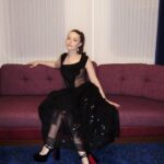 Sigrid Instagram - 🧛🏻‍♀️ @gq awards :) styling @jessica_gerardi makeup and photos @gabriellafloydmakeup hair @hairbychrislong @dysonhairpro @dysonhair @kirstenbassett_hair #reklame