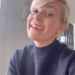 Sigrid Bonde Tusvik Instagram - ❗️AVSLUTTET❗️ gratulerer til Marte som stakk av med x2 billetter til Ond Spiral🥳 Vi gir bort x2 billetter til Ond Spiral som går på Chat Noir i oktober. Alt du behøver å gjøre er å kommentere hvilken dato du ønsker å dra og du er med i trekningen 🤩 Vinner trekkes fredag 22. mars og blir kontaktet via DM. Lykke til 🤗 Denne konkurransen er på ingen måte sponset, støttet, administrert av eller har noe tilknytning til Meta.