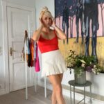Sigrid Bonde Tusvik Instagram - Reklame: Nedrig hjemme-alene-salg av våre nye badedrakter. Men du får fin info om Bettan, Ellie, Sigrid og Else. I salg nå på @aix_studio og følgende butikker: @caosstorkaia @vestkantbadet @dianassalonger @sommerogvinter_fornebus @ruudmoirana @carmen.sandefjord @vasstulan1100 @lulujentene