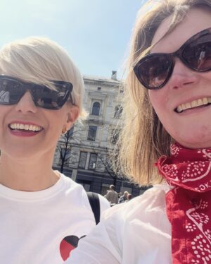 Sigrid Bonde Tusvik Instagram - Opp alle jordens bundne treller og alle andre folk. For en vakker 1. mai #freepalestine🇵🇸 #freeukraine🇺🇦 #lifewomenfreedom