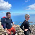 Sigrid Bonde Tusvik Instagram - Verdens første surfitte helt uten oksygen på toppen av Festvågtind! Takk til alle fire sherpaene som hjalp meg oppover med ulike motivasjonsteknikker